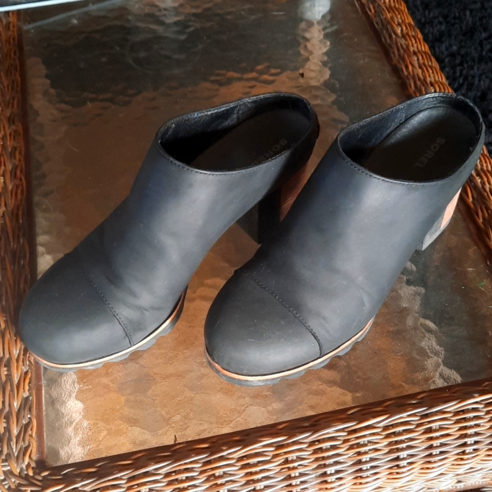 Sorel Chelsea Addington mules